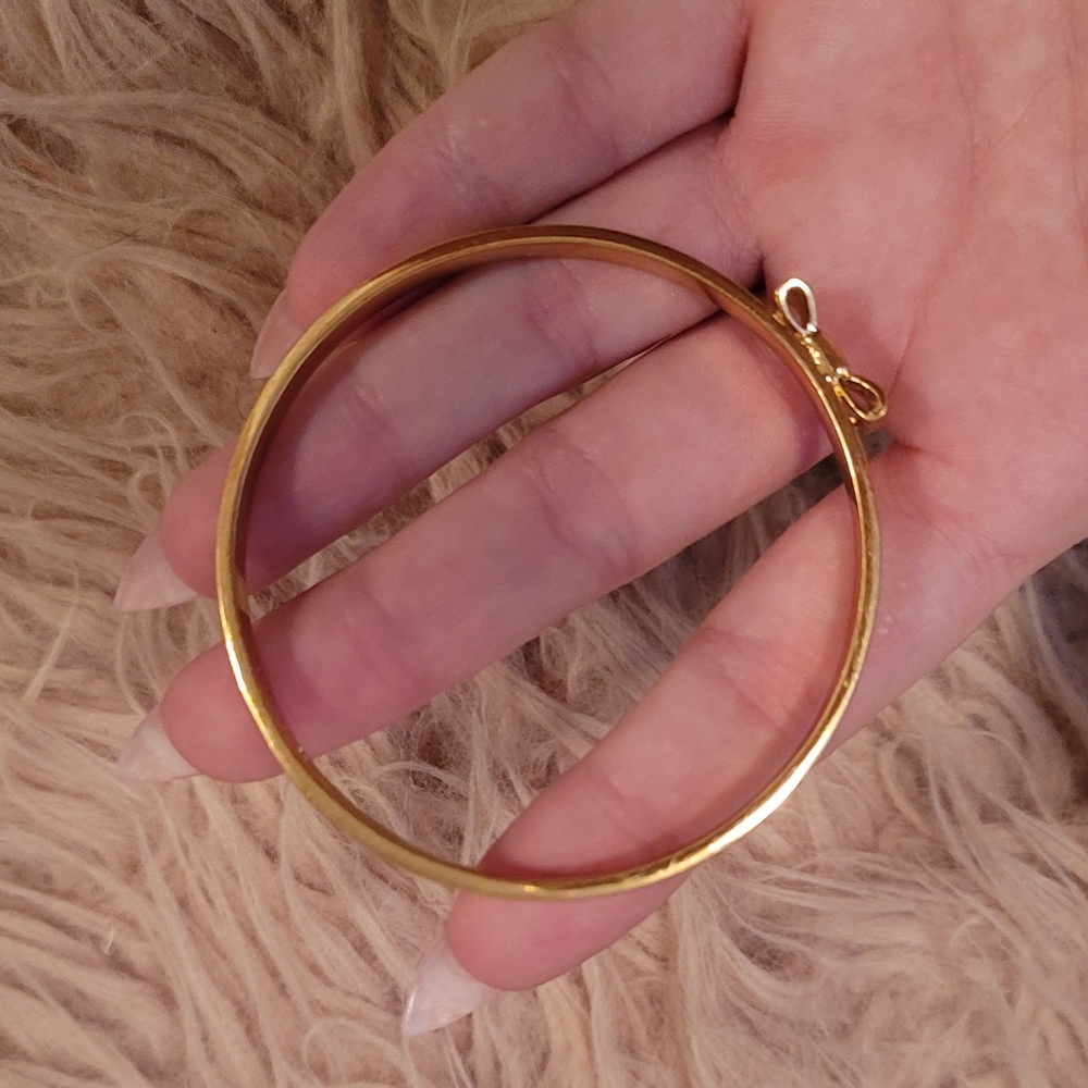 Gold Bow Bangle - Picture 2 of 3